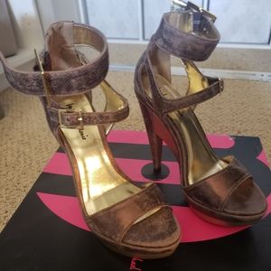 Women's shoes Size 6